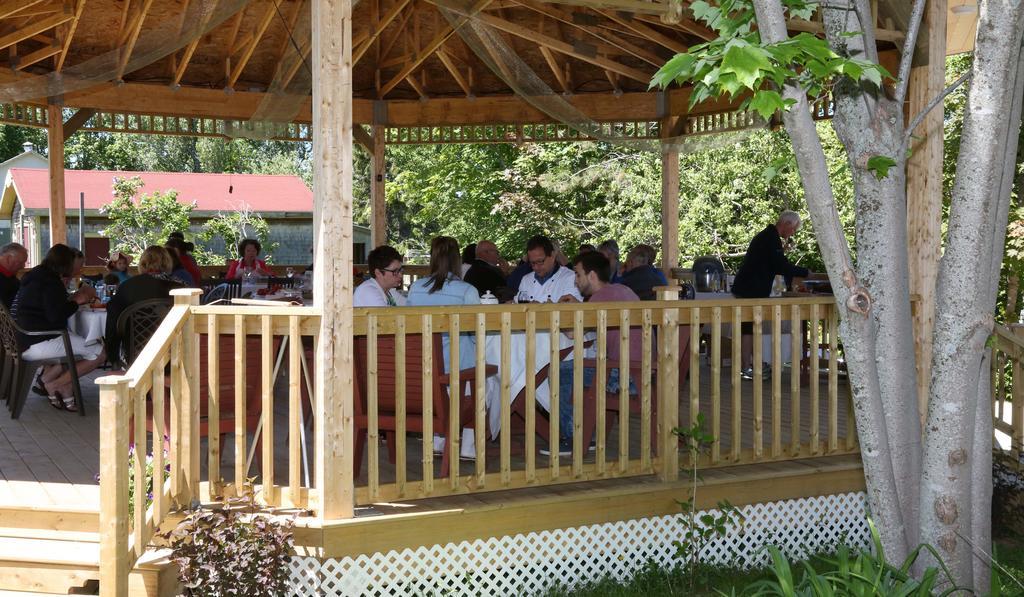 Complexe D'Hebergement La Maison Touristique Dugas キャラキット エクステリア 写真